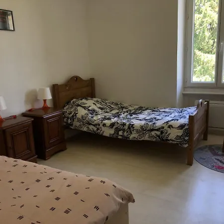 Penzion Individuelles Avec Partie Commune Ou Entier Si Disponible Via Rhona *